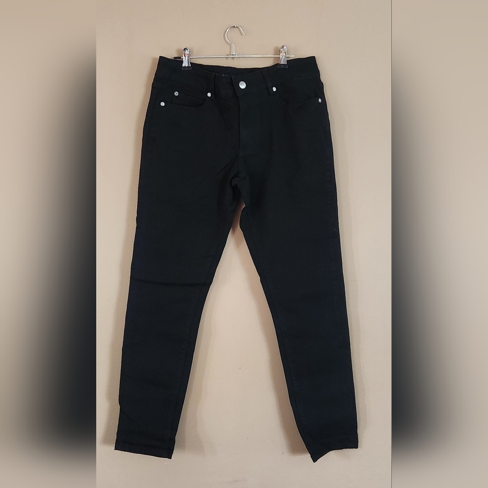 NWOT Tahari Jamie Roll Cuff Skinny Black Jeans Woman’s 30 X 26